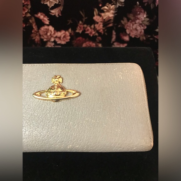 Vivienne Westwood Gray Orb Clutch With Gold Tone Hardware Clutch - Picture 5 of 14